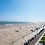 Lovely With Sea-views Apartment *