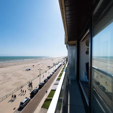 Lovely With Sea-views Apartment *