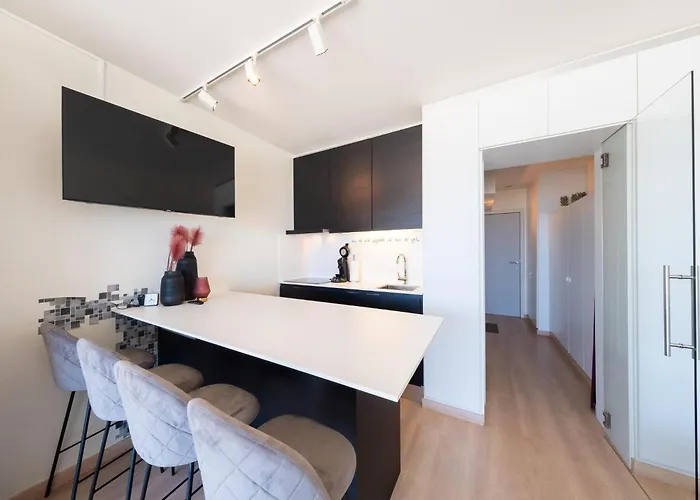 Lovely With Sea-views Apartment Middelkerke