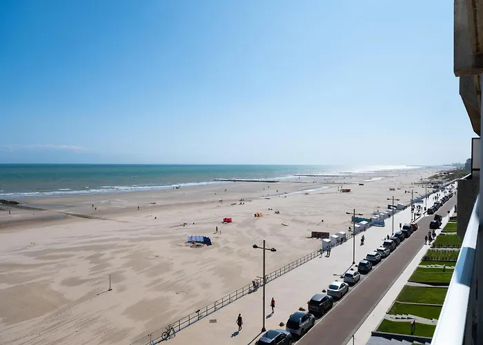 Lovely With Sea-views Apartment *